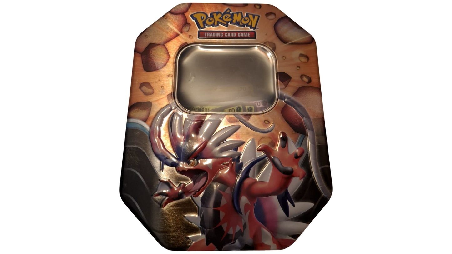 Pokémon Koraidon Tin Box gefüllt – 25 Karten inkl. 5 Holo/Reverse + Schlüsselanhänger