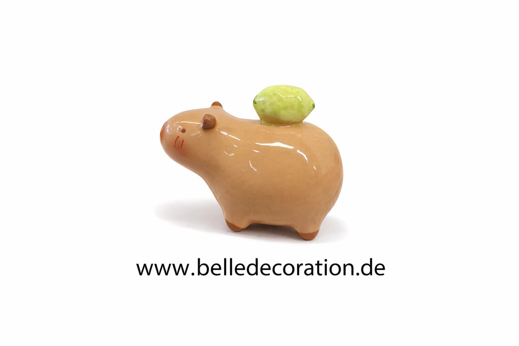 Porzellan Capybara Figur mit Limette auf Rücken – Deko Tier 9x7 cm Handmade Stil